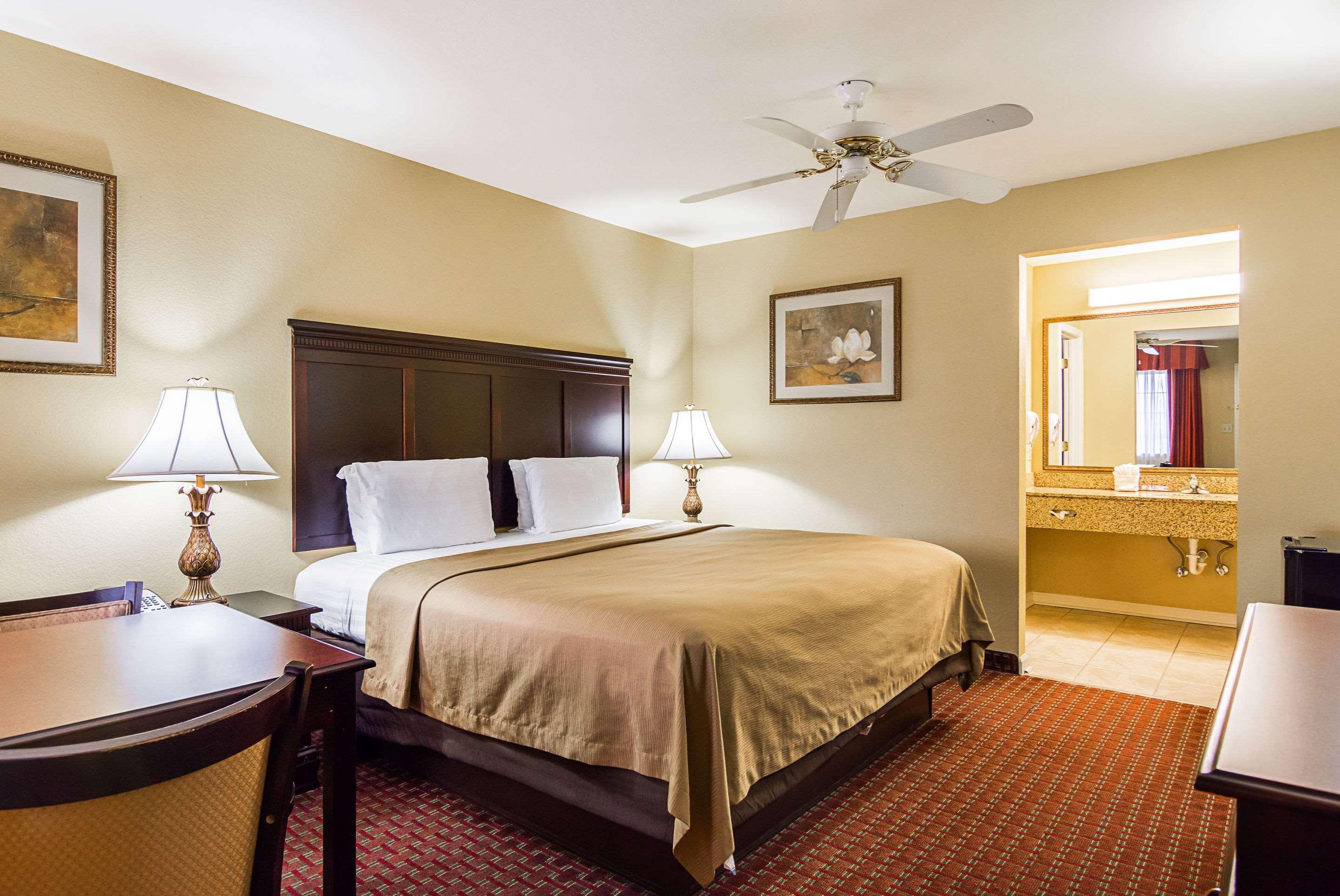 Econo Lodge Inn & Suites בריאנט מראה חיצוני תמונה