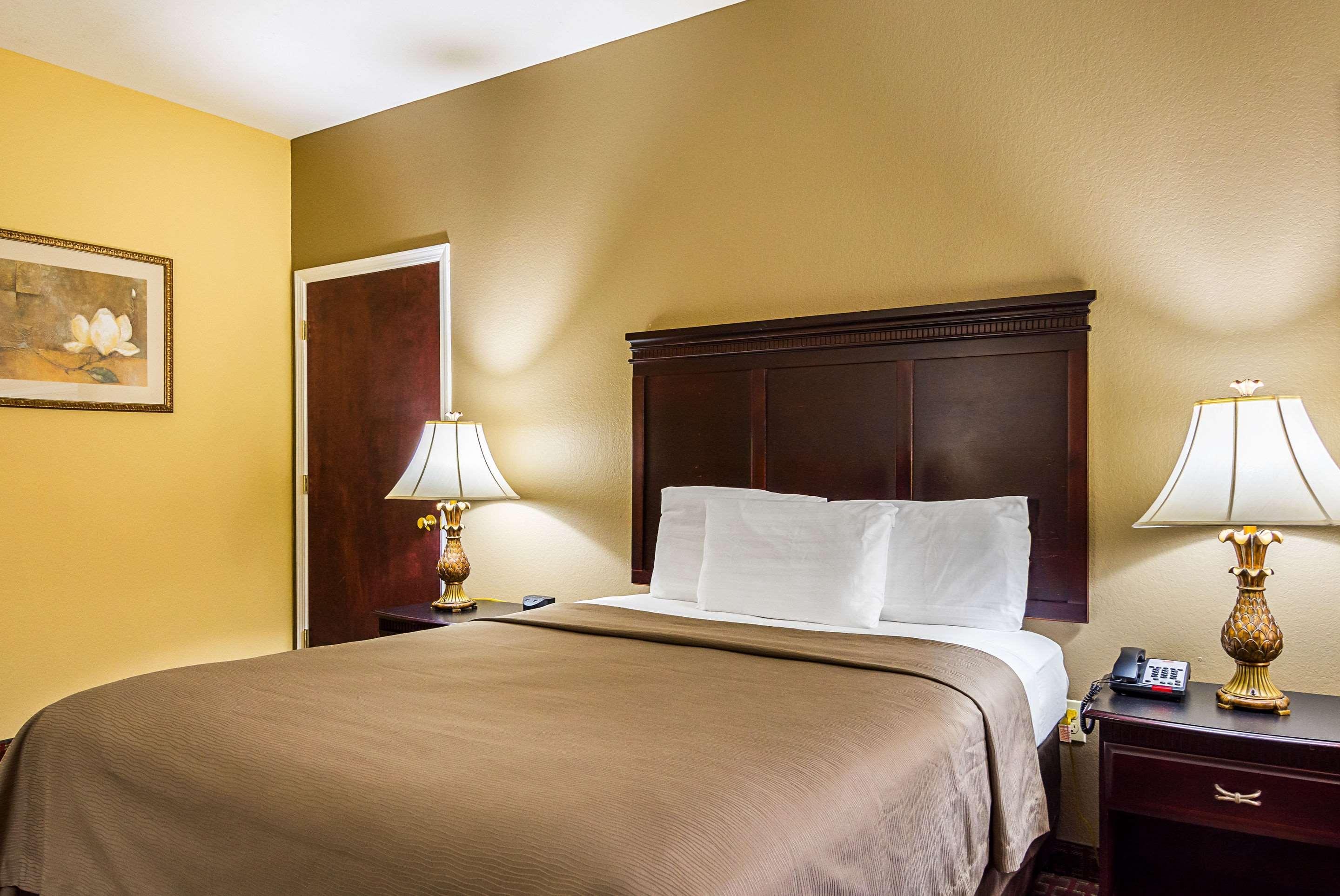 Econo Lodge Inn & Suites בריאנט מראה חיצוני תמונה