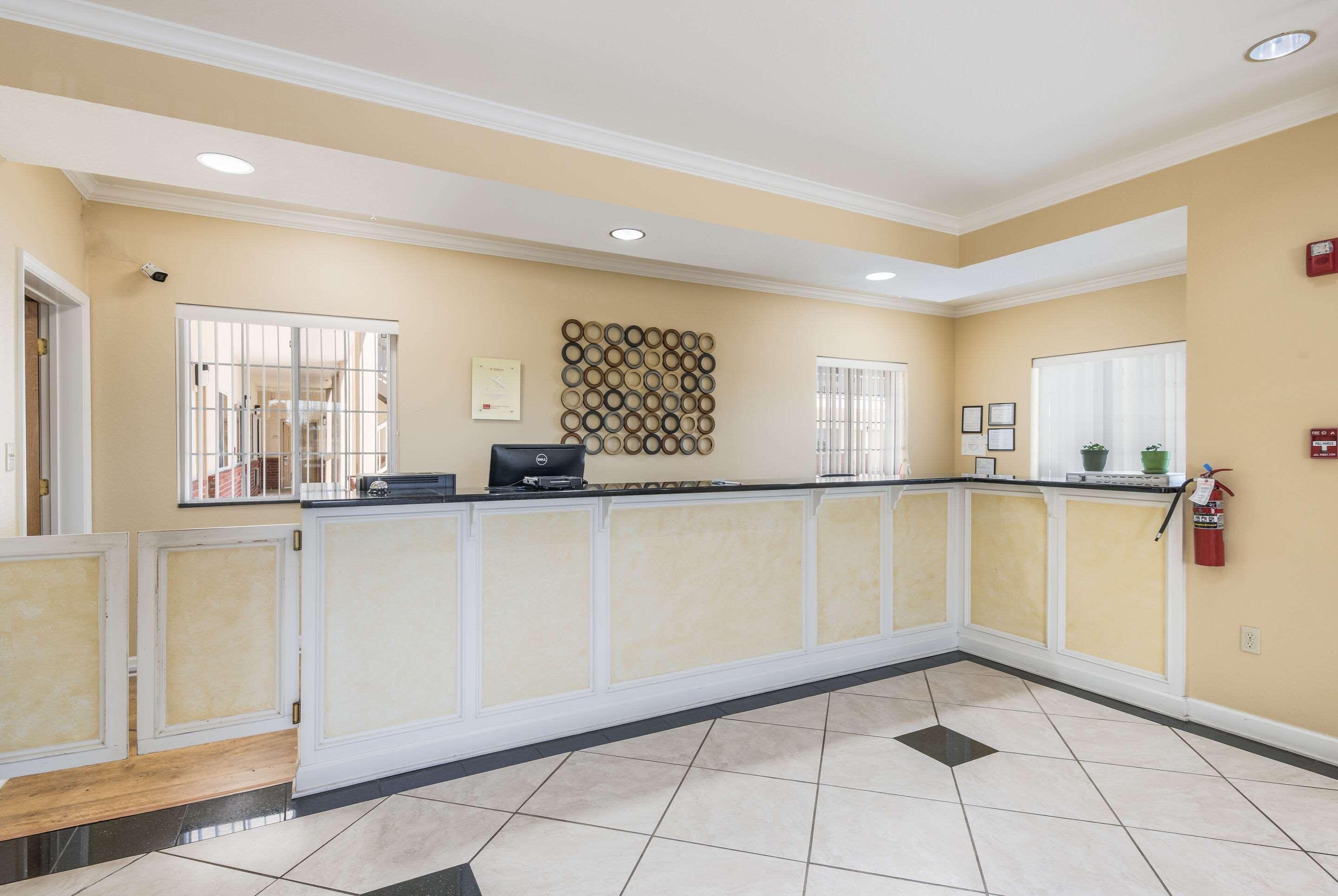 Econo Lodge Inn & Suites בריאנט מראה חיצוני תמונה