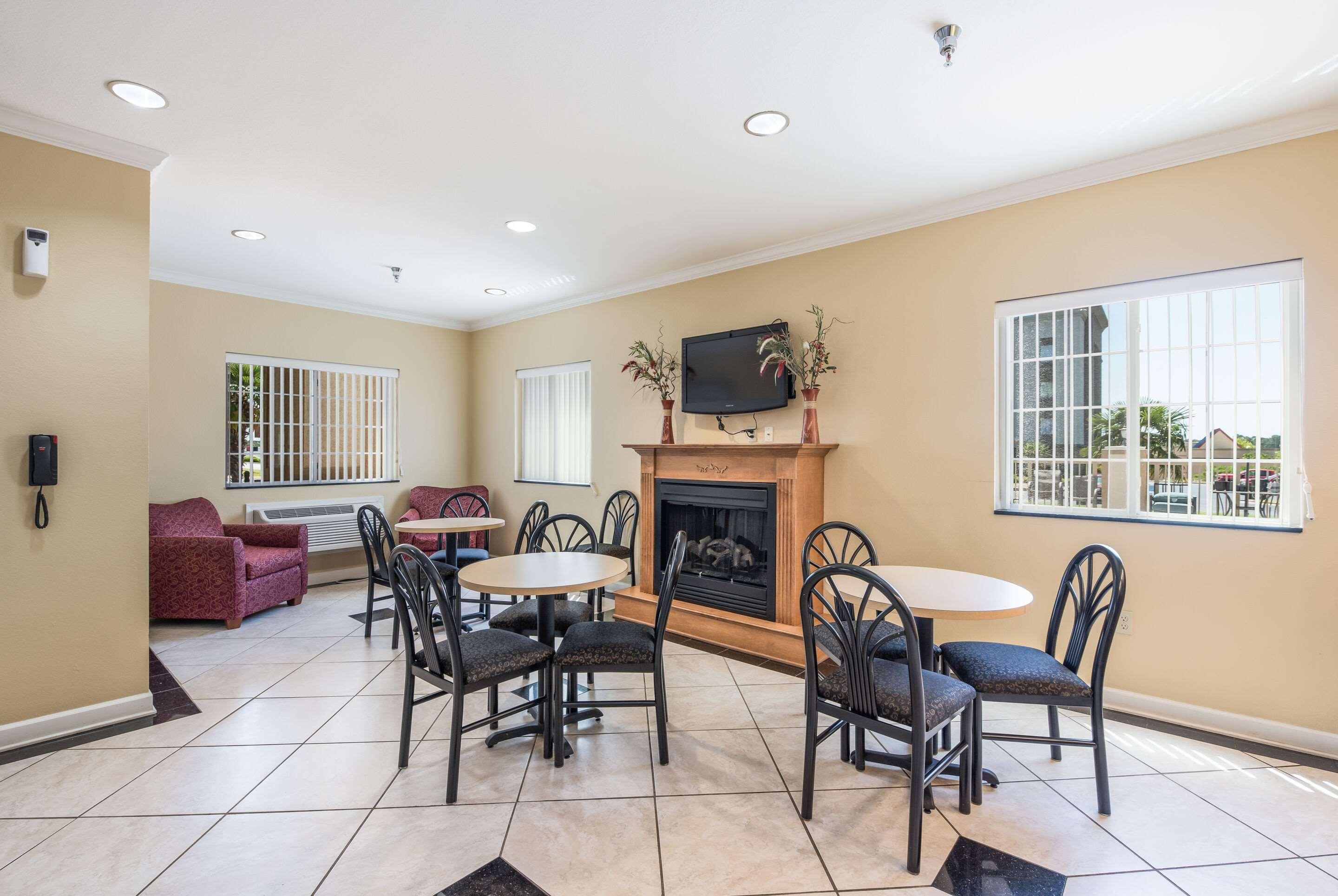 Econo Lodge Inn & Suites בריאנט מראה חיצוני תמונה
