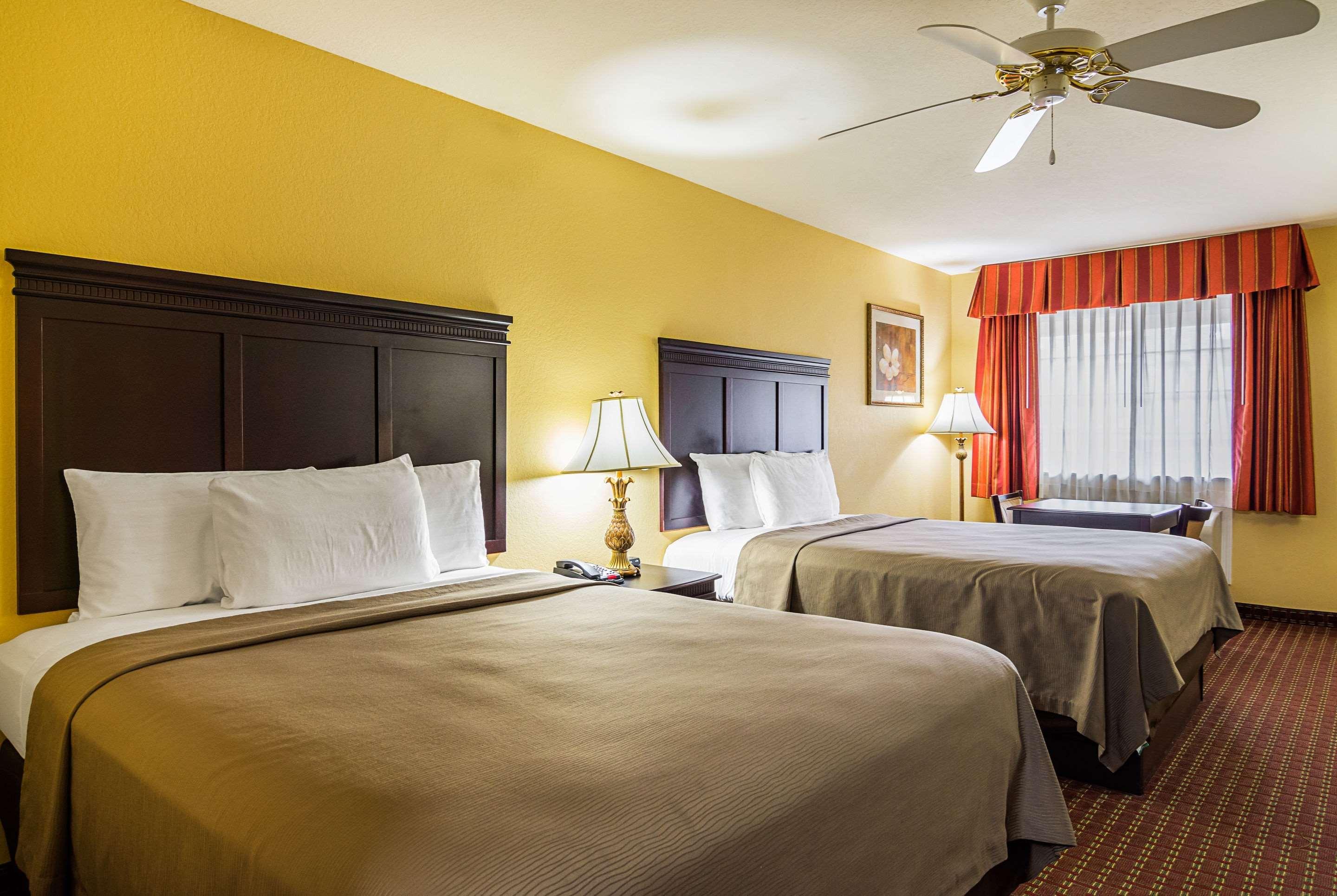 Econo Lodge Inn & Suites בריאנט מראה חיצוני תמונה
