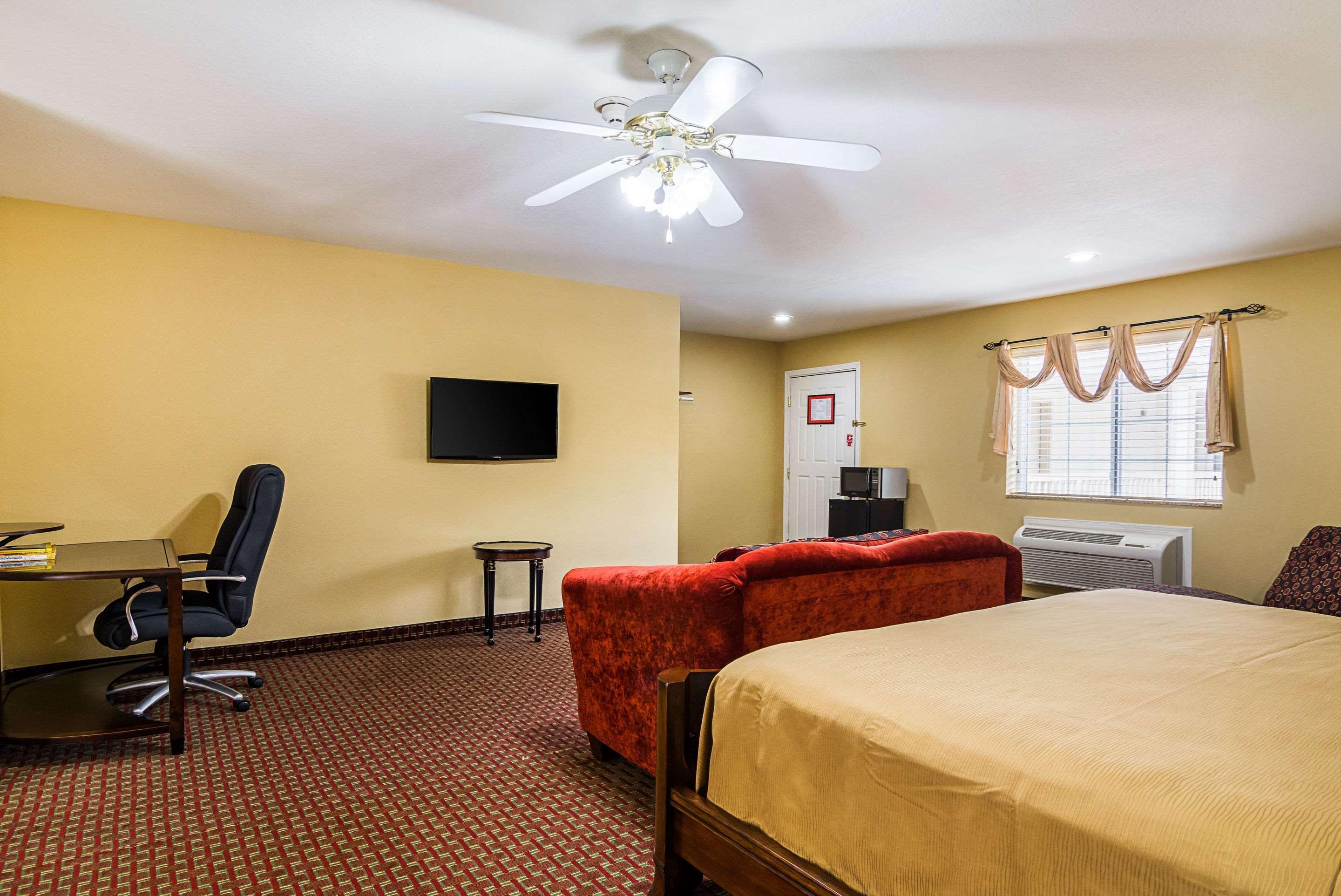 Econo Lodge Inn & Suites בריאנט מראה חיצוני תמונה