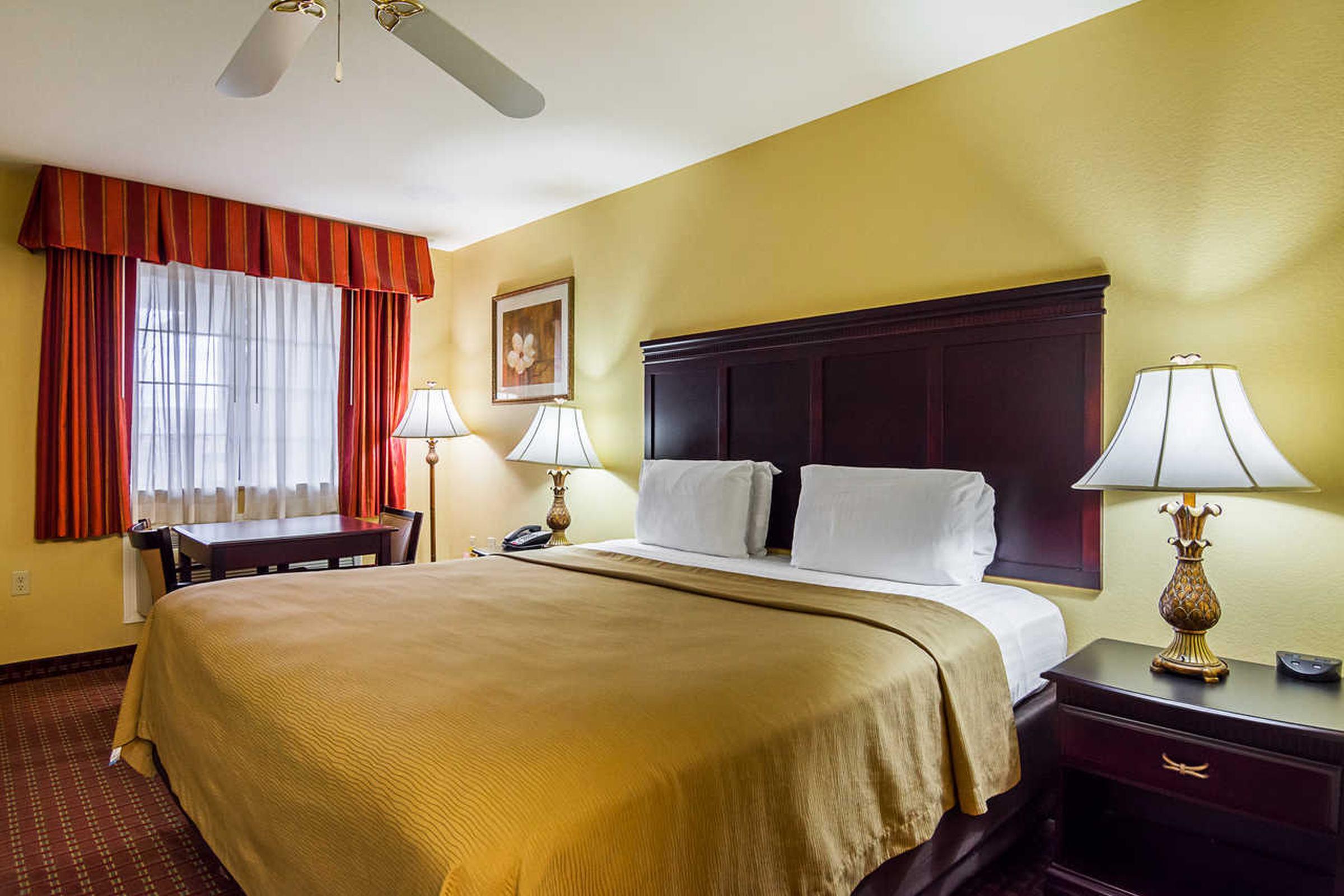 Econo Lodge Inn & Suites בריאנט מראה חיצוני תמונה