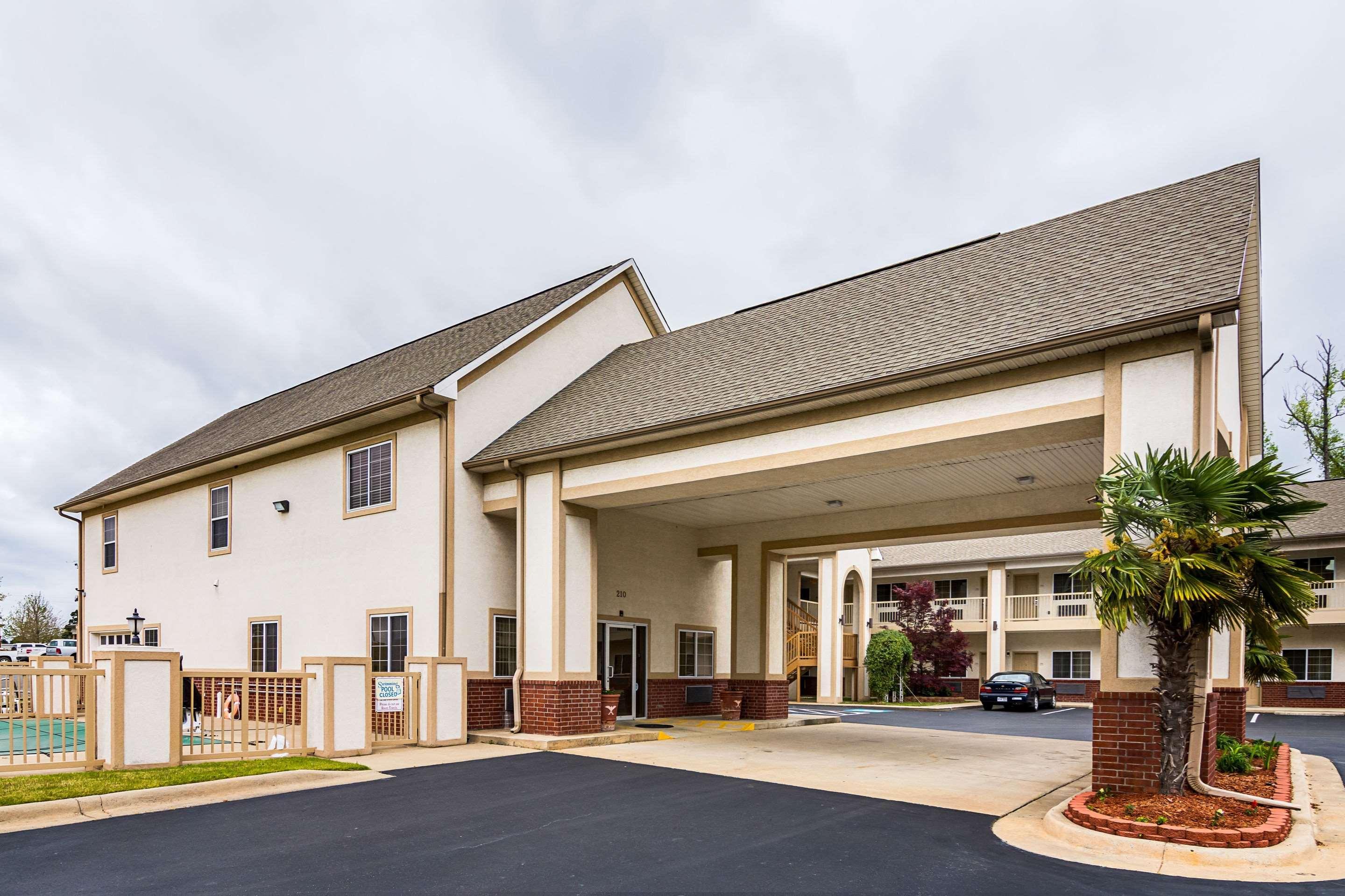 Econo Lodge Inn & Suites בריאנט מראה חיצוני תמונה